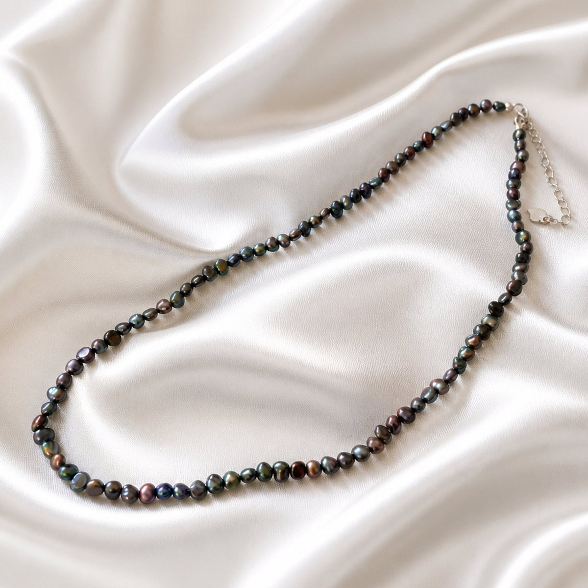 Black irregular freshwater pearl necklace in sterling silver — 01