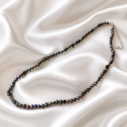 Black irregular freshwater pearl necklace in sterling silver — 01